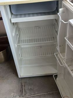 Mini fridge