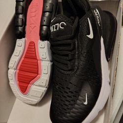 Nike Air Max Size 4y Or 5.5 Women/ NEW