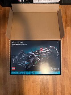 Lego Mercedes-AMG F1 W14 E Performance