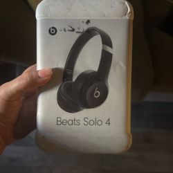 Beats Solo Pro