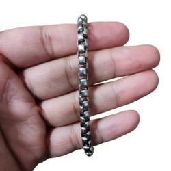 Silver Toned Link Magnetic Clasp Bracelet
