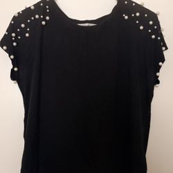 Black Pearl-Embellished Women’s Tee