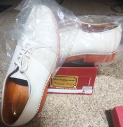 Mens size 10 Dittos