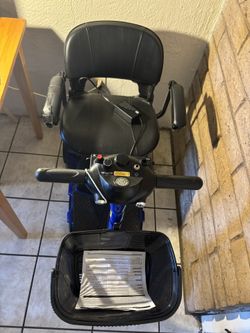  Pride Mobility Go Go Elite Traveller 3-wheel Scooter