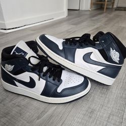 Jordan 1 Mid Amory Navy Size 9 MEN'S 