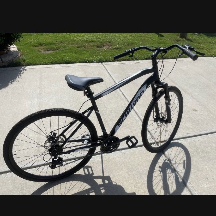 Schwinn Glenwood Hybrid Bike 21 speeds 700c wheel black mens