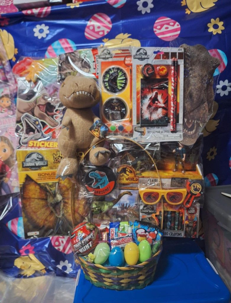 JURASSIC WORLD EASTER BASKET