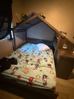 Full size bed never used