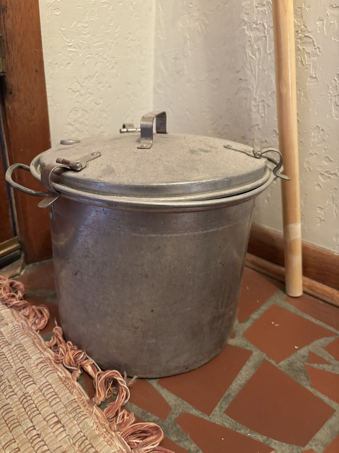 1930’s 8qt Pressure Cooker