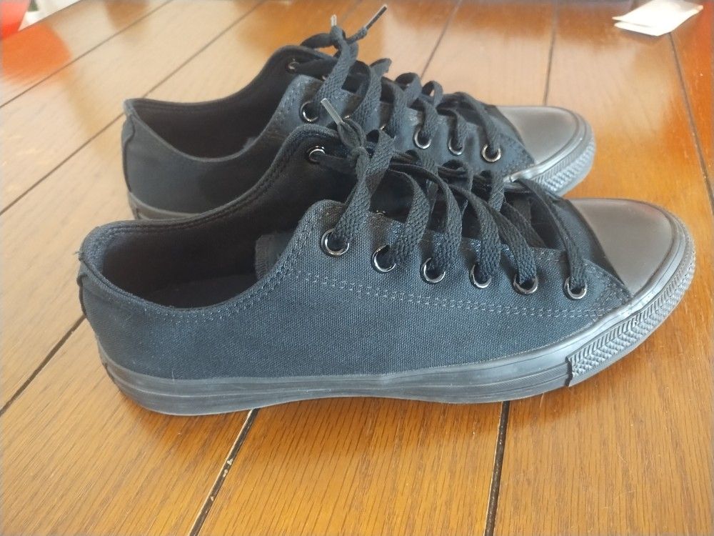 Converse mens size 8 women size 10
