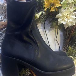 Steve Madden Boots Size 8 Used But Good Condition