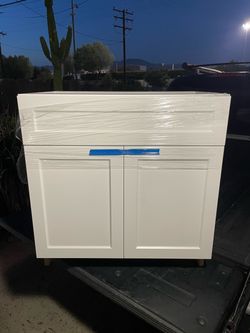 Bathroom vanity cabinet