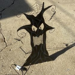 Spooky Tree Indoor/Outdoor Use with Lights
