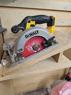 Dewalt 20v MAX Circular Saw