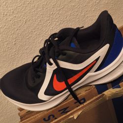 Nike Downshifter Size 9