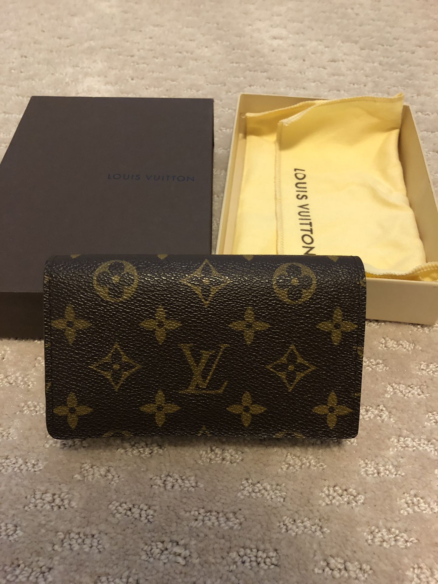 Louis Vuitton flap women’s wallet - new