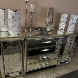 Mirrored Tv Console 