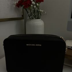 Black Kate Spade Purse