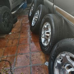 4 wheel and tires size 17 ,2500 ,2008 .