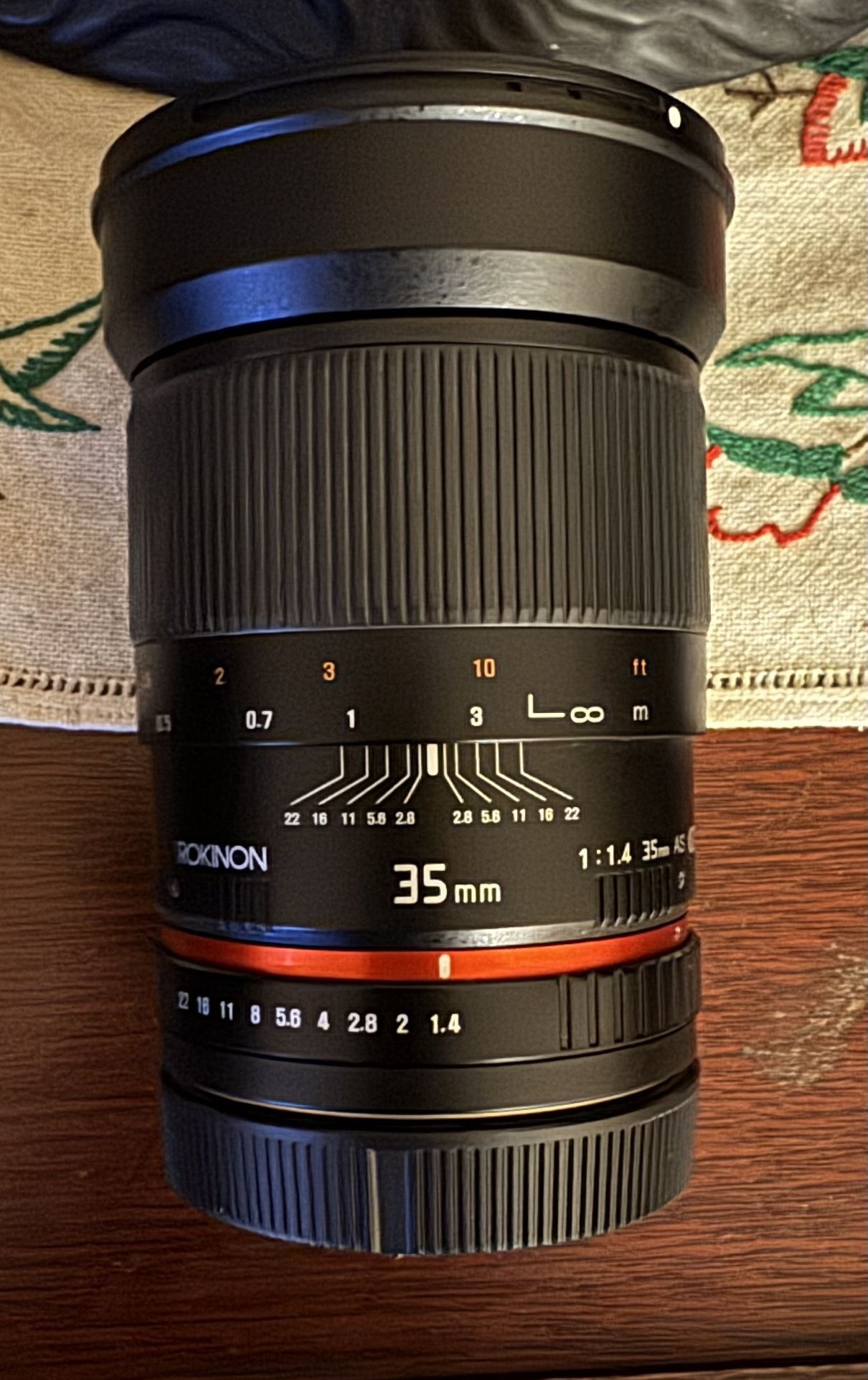 Rokinson 35mm T1.4 Cine DS Canon EF Mount