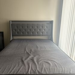 BRAND NEW BED FULL WITH DRAWERS 