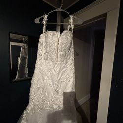 Size 12 White Sparkly Mermaid Wedding Dresses for Bride Long V Neck Lace Appliqeus Tulle Bridal Gowns with Train