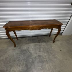 French provisional country style console table solid wood classic design curved legs scalloped carvings great condition