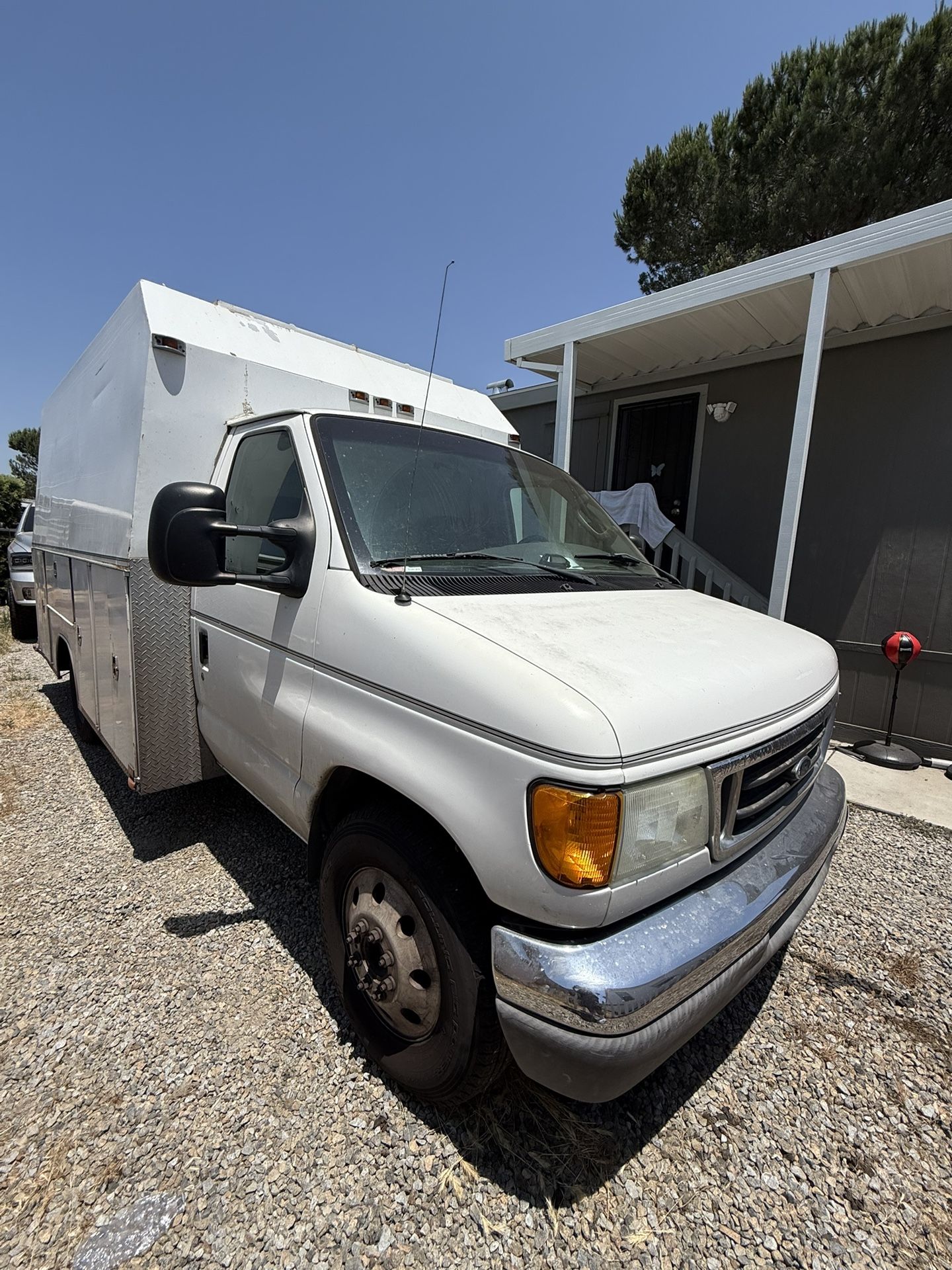 Ford E350 Super D