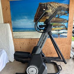 NordicTrack Freestride Trainer FS7i. New Condition.