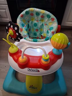 Kolcraft Tiny Steps Baby Activity Walker