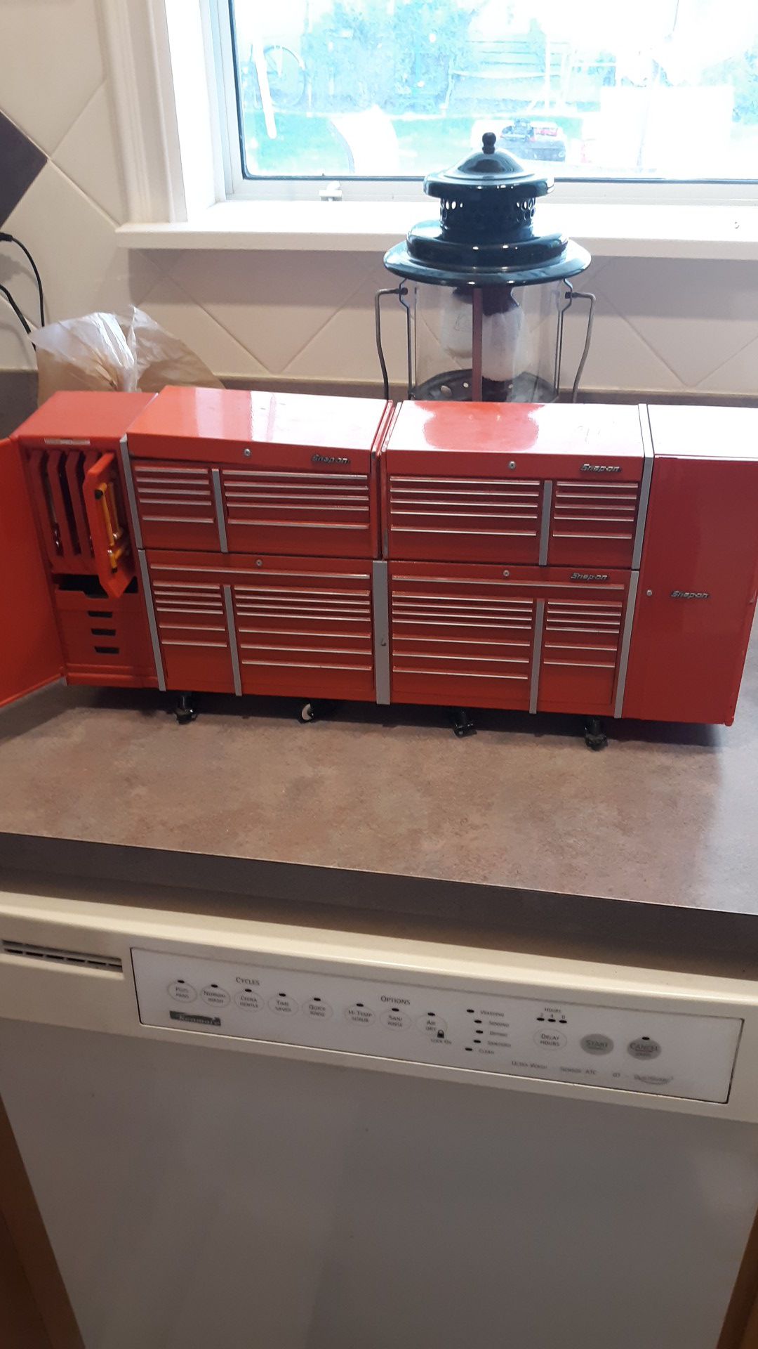Snap on tool box toy