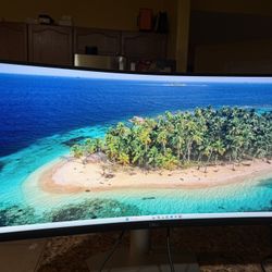 Curved USB-C Monitor 