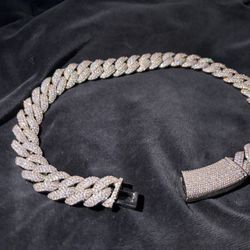 Vvs Moissanite Cuban Chain 22mm And 18 Inches