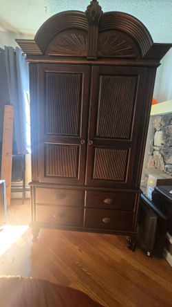 6' Kincaid Furniture Co TV Cabinet