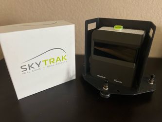 Skytrak Launch Monitor w/ metal case
