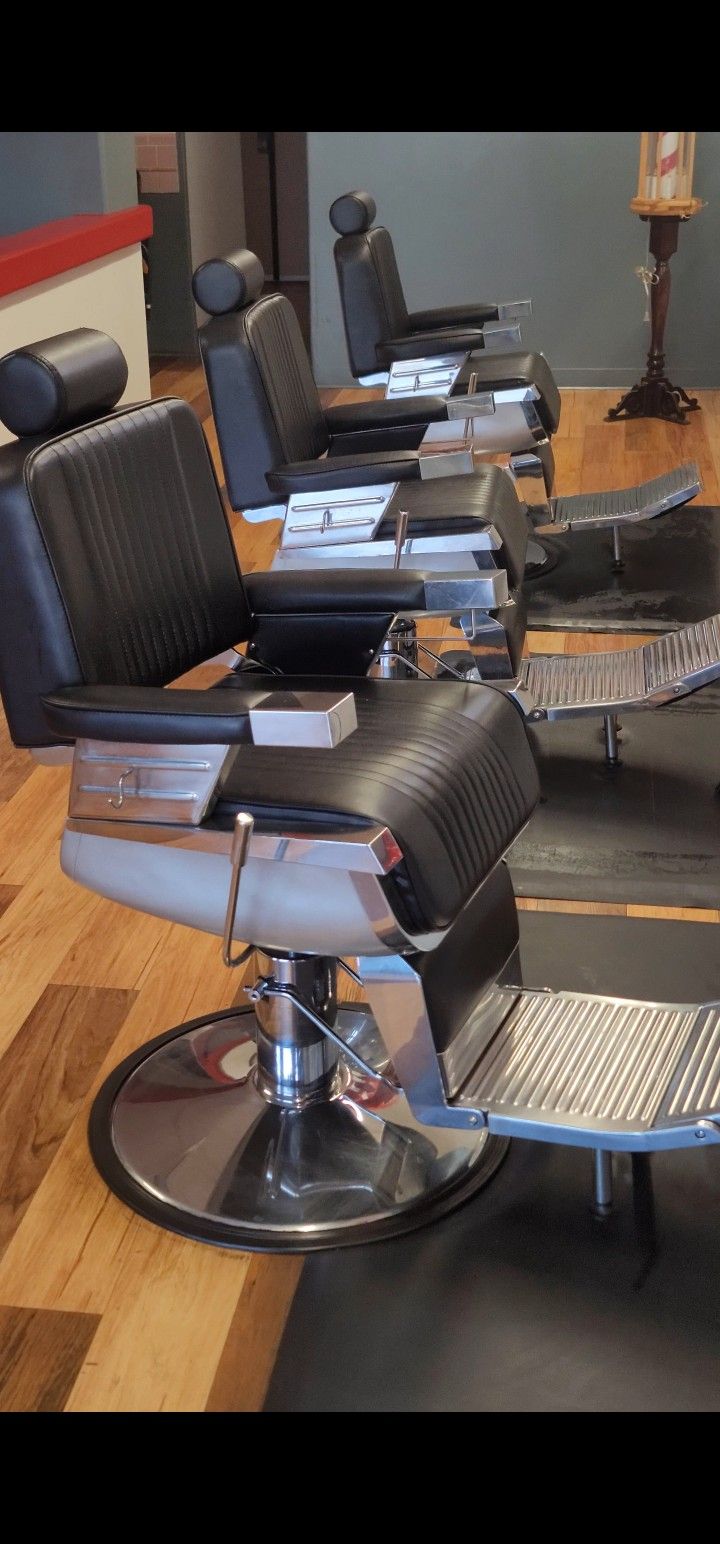 Constantine discount barber chair