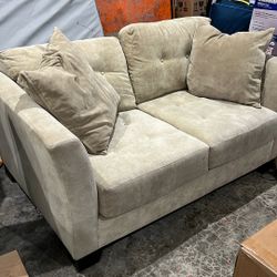 Pale Olive Green Live Seat With Matching Pillows 