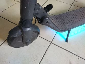 Segway ninebot E-Scooter - Like New! - Perfect - New battery new charger $125