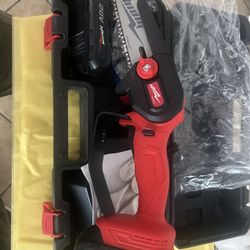 New 6 inch lithium chainsaw air comes with two batteries, safety glasses, and safety gloves