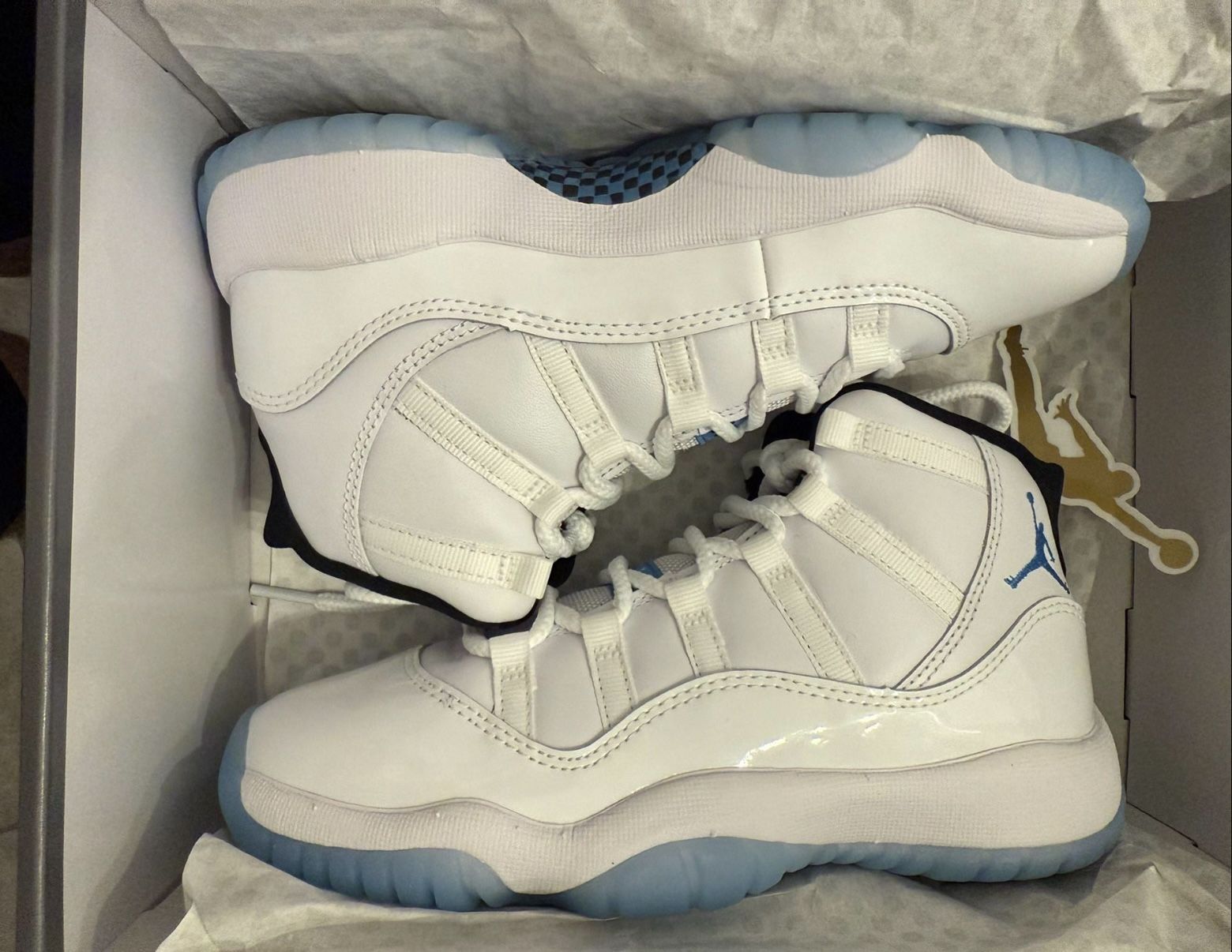 Jordan 11 Legend Blue