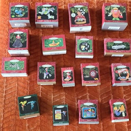  CHRISTMAS Ornaments Hallmark 