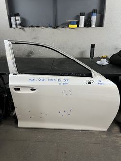 2019-2020-2021-2022-2023-2024 LEXUS ES ES350 RIGHT FRONT DOOR OEM USED #9355