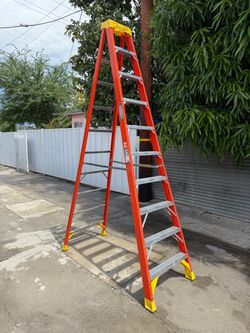 Werner 10ft Fiberglass Step Ladder / Escalera