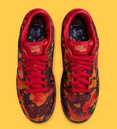 Nike SB Dunk Low The Wizard of Oz Poppy Field Size 10