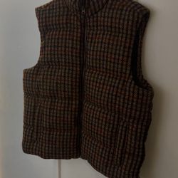 Men’s zip up vest great for any occasion very comfortable never been used at all