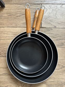 Vintage Set Of 3 WEAREVER Non-stick Frying Pans With Wood Handles