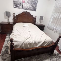 Bedroom Queen Size Set Selling 