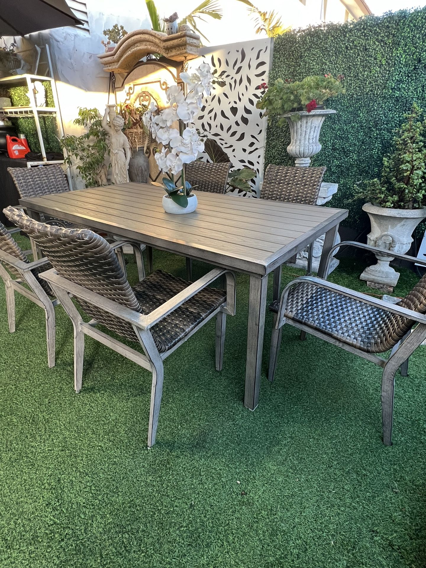 🌴🌴 Beautiful 7-piece wicker patio set of very good quality from Costco