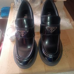 Woman's High Heel Prada Shoes 