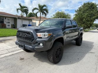 2017 TOYOTA TACOMA SR5 4WD